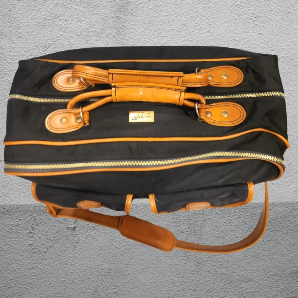 Vintage Skyway‎ Nylon Carry On Shoulder Weekender Luggage Bag 18 L X 12 H